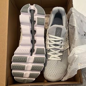 On cloud NEW shoes!  Brand new never worn.  Size 6